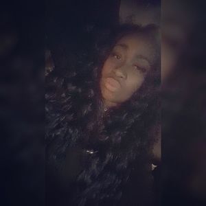 Meet your Posher, Latara